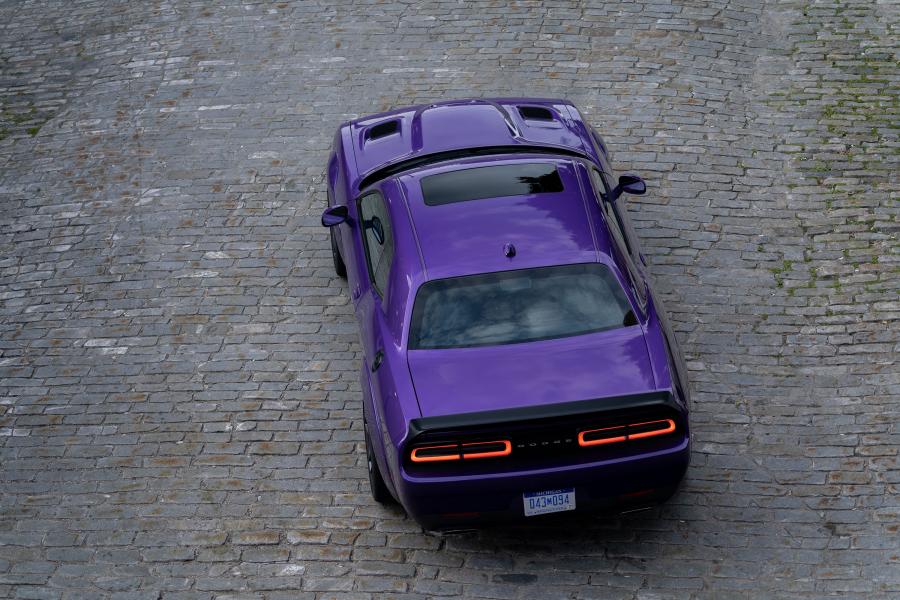  Dodge Challenger R/T Scat Pack Widebody (LC) 2018 года  (фото 46 из 48)